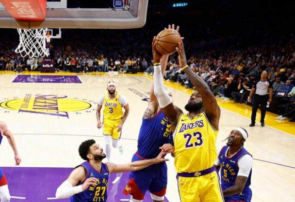 星空体育入口-湖人0-3谁背锅？拉塞尔八村垒被打爆，哈姆斗法完败