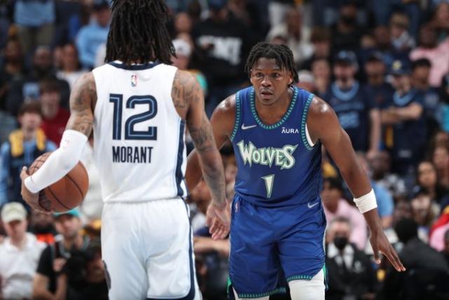 星空体育官网-华子季后赛首秀轰下36分 狼队有机会上演黑7奇迹？